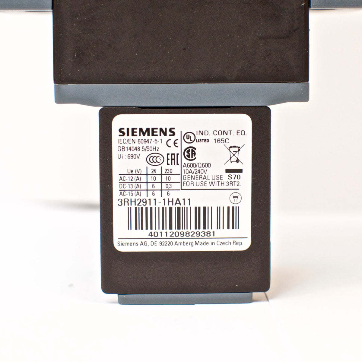 Siemens Contactor 3RT2026-1AC20 24V Coil with Aux Switch Block 3RH2911-1HA11