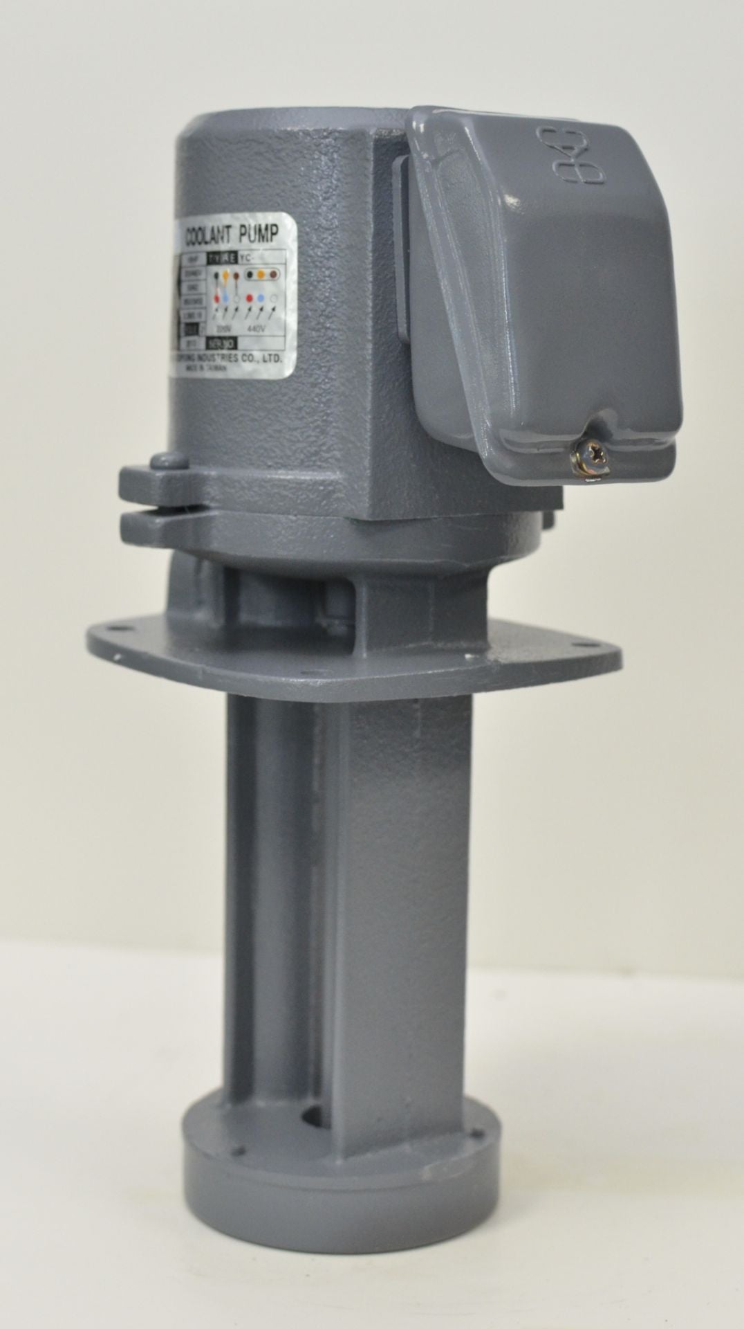 1/8 HP Cast Iron Immersion Coolant Pump, 220V/440V, 3PH, Shaft Length 6" YC