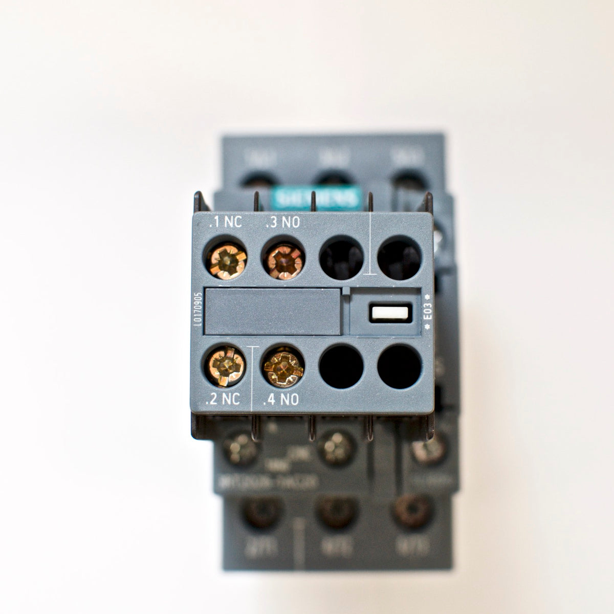 Siemens Contactor 3RT2026-1AC20 24V Coil with Aux Switch Block 3RH2911-1HA11