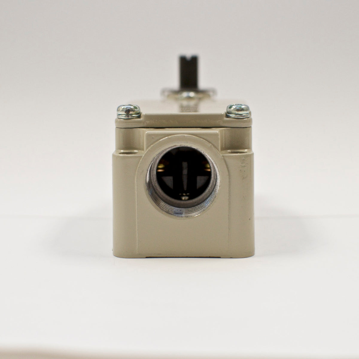 Azbil 1LS1-J limit switch, Roller Lever Type (Yamatake)