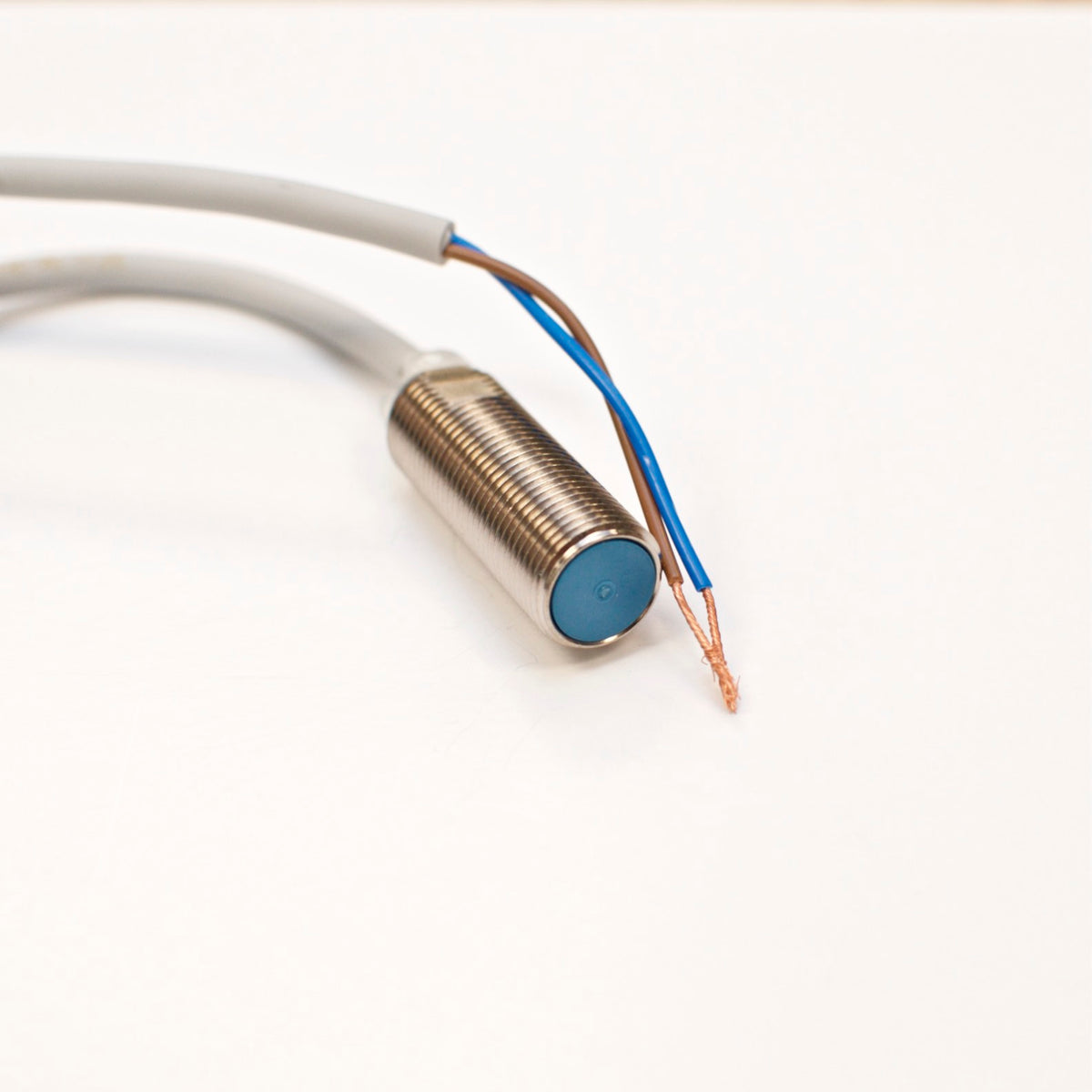 Azbil FL7M-3K6H Cylindrical Proximity Switch, 3mm, DC 2-wire, M12, NC 2M cable