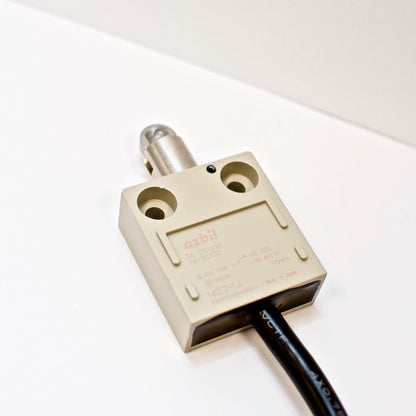 AZBIL 14CE2-1J Miniature enclosed Switch 1M cable, with Roller Plunger