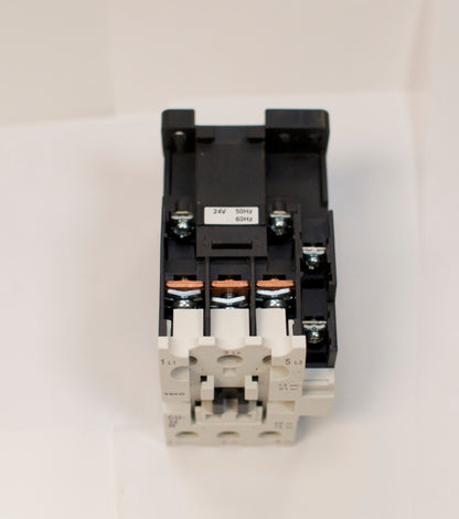 TECO CU-32R magnetic contactor, 50 Amp, 3 phase, 24v coil, 3A1a1b (NO and NC)